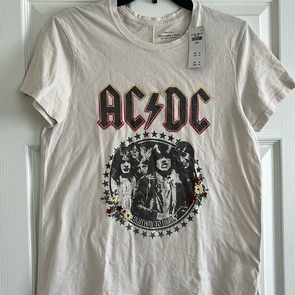 NWT Abercrombie AC/DC Highway to Hell Graphic Tee - Ecru - Small